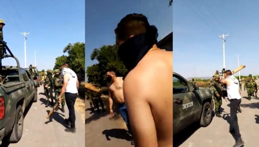 Un grupo de encapuchados agreden a soldados en Michoacán (video)