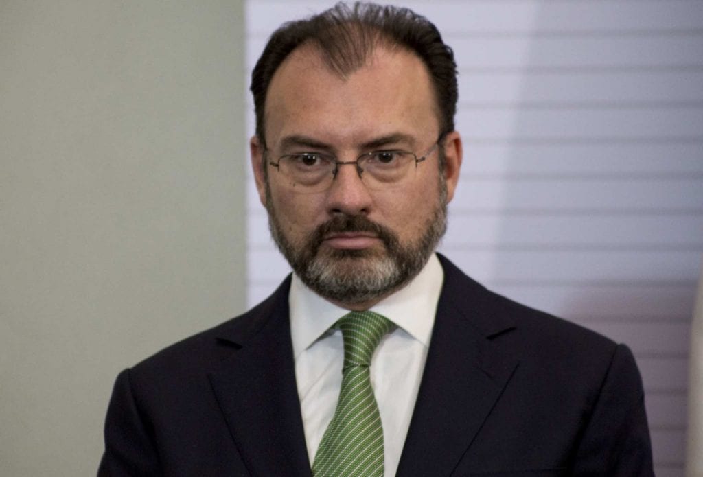 La FGR acusa a Luis Videgaray de traición a la patria.