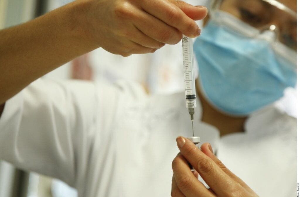 AMLO dijo que particulares podrán comprar la vacuna.