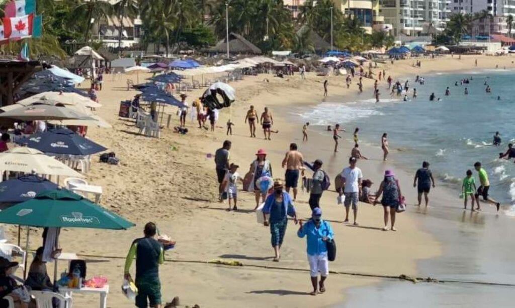 Playas de Acapulco, Guerrero,sin control ante el Covid-19