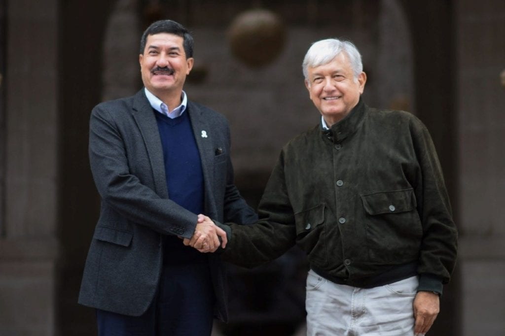 Luego de más de seis meses de confrontación y distanciamiento entre el Gobierno de Chihuahua y la federación, el Presidente Andrés Manuel López Obrador y el Gobernador panista Javier Corral limaron asperezas.