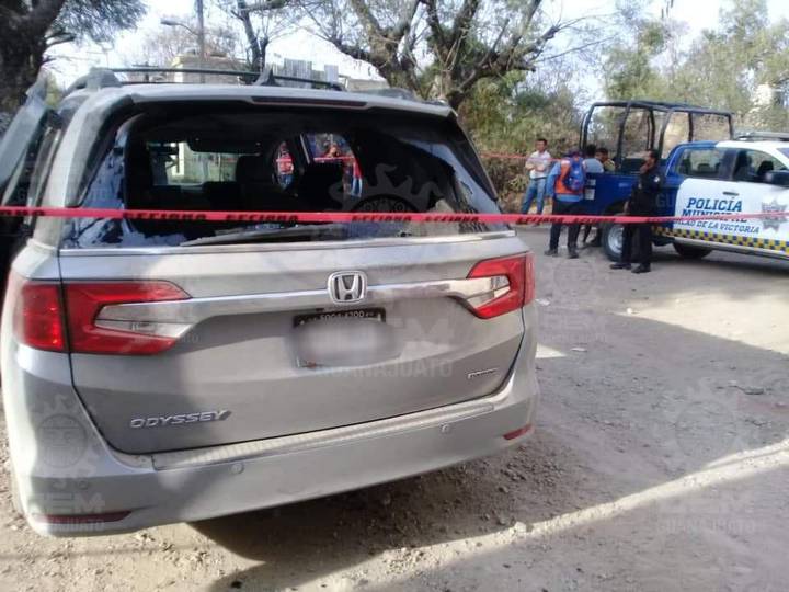 Entre las comunidad Los Rodríguez y Cerritos en Silao; Guanajuato, ocurrió una balacera de la cual se reporta la muerte de un elemento de las Fuerzas de Seguridad Pública del Estado y de al menos otras cuatro personas.