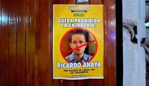 Un bar de Coatepec, Veracruz, prohibió la entrada al ex candidato presidencial Ricardo Anaya con un cartel en la puerta del establecimiento y la difusión del mismo en redes sociales, esto por “pasarse de lanza con las caguamitas”.