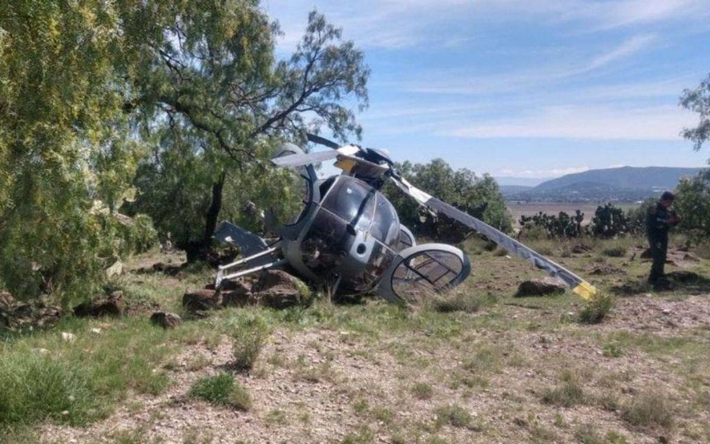 Un helicóptero de la Fuerza Aérea Mexicana de la Base Aérea Militar número 1 de Santa Lucía, se desplomó cuando realizaba tareas de adiestramiento.