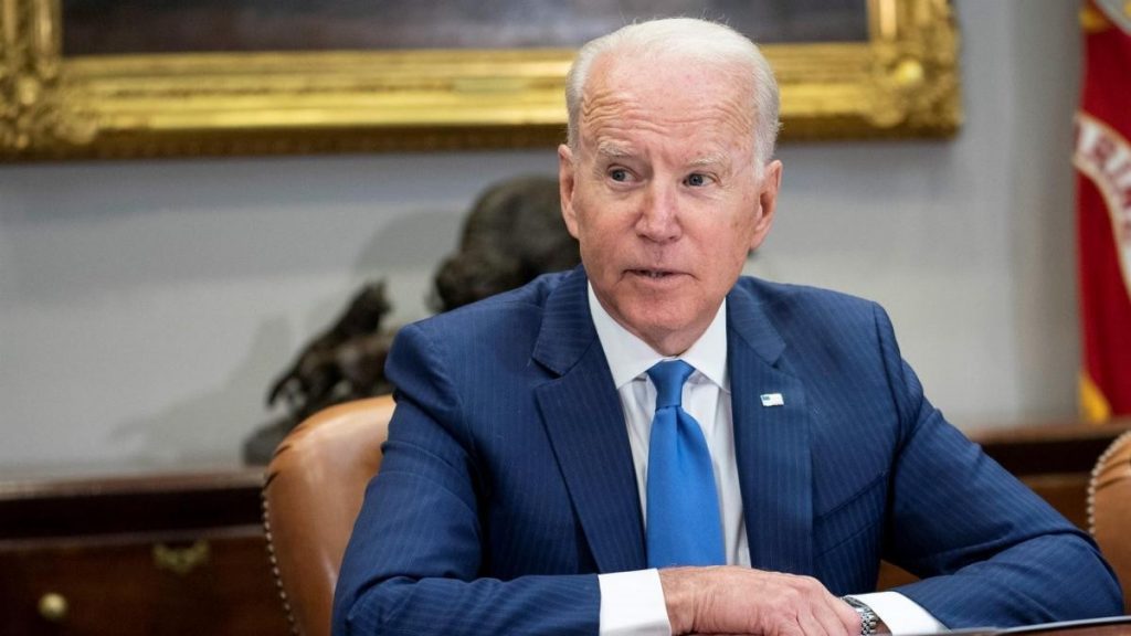 Joe Biden ordenó el retiro de tropas de EU de Afganistán.