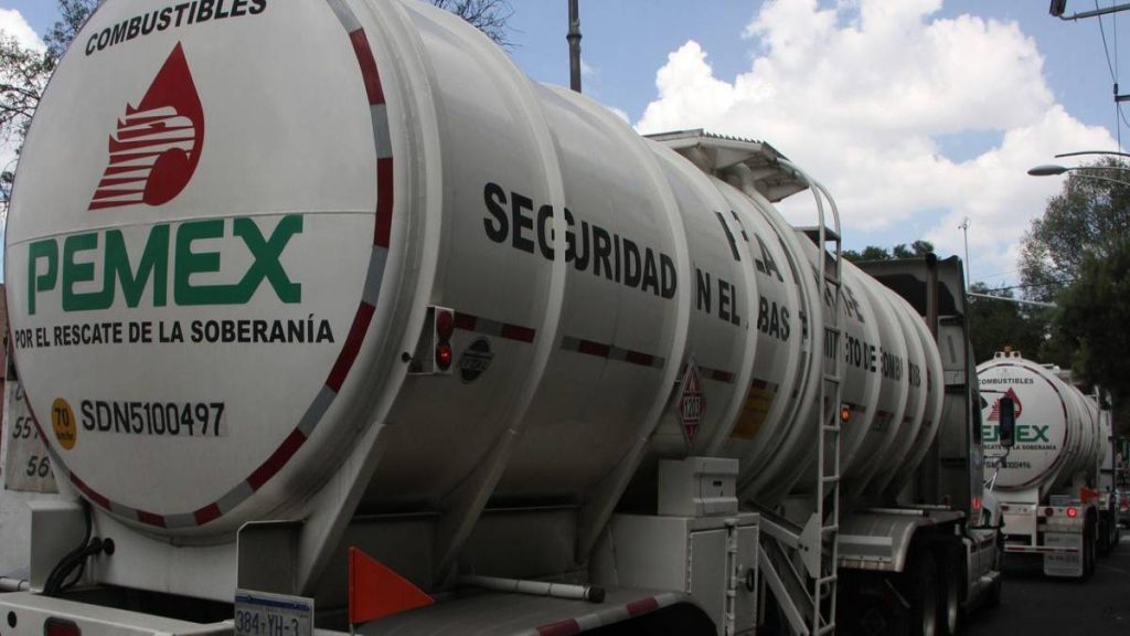 El presidente de México, Andrés Manuel López Obrador, podría estar a punto de pagar una factura titánica por el productor de petróleo más endeudado del mundo, Pemex.