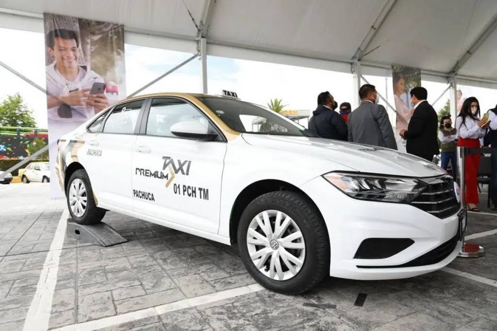 El gobernador Omar Fayad presentó “Taxi Contigo”como una aplicación que permitiría a los hidalguenses viajar seguros y cómodos por un precio justo.
