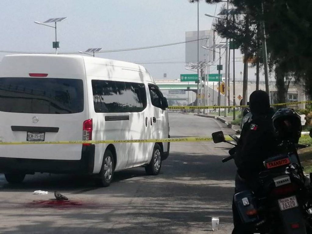 La inseguridad en el transporte público del Estado de México (Edomex) se ha convertido en algo “alarmante” entre los mexiquenses, pues a diario diversas rutas de camiones o combis viven asaltos durante su trayecto.