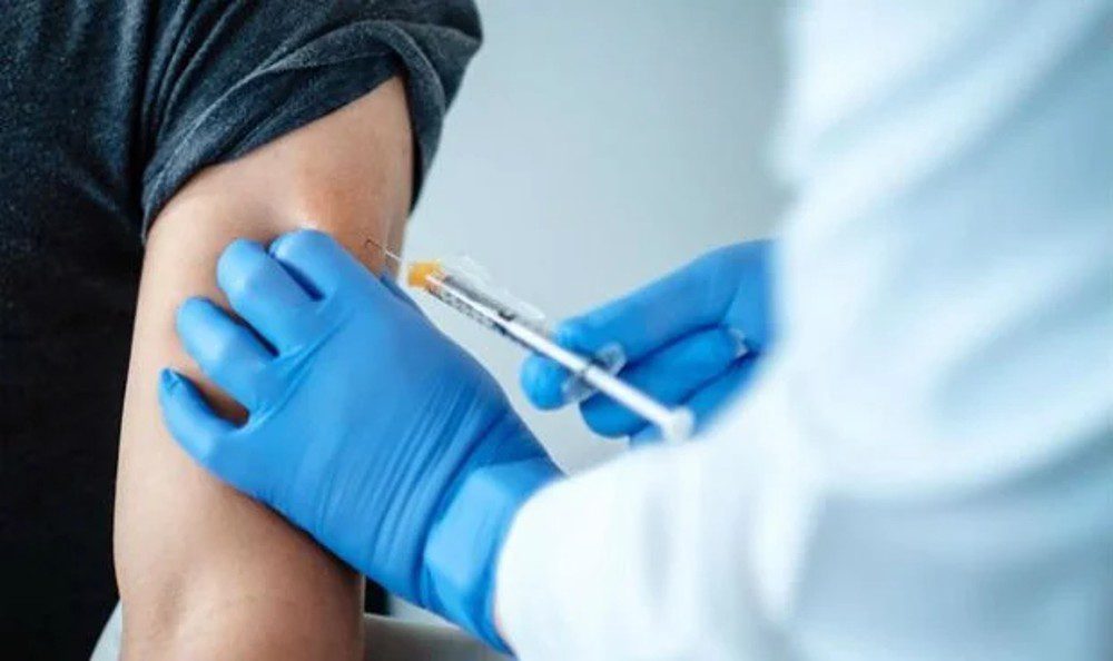 El 8 de febrero inicia la aplicación de la vacuna de refuerzo a personas de 40 a 49 años en Pachuca.