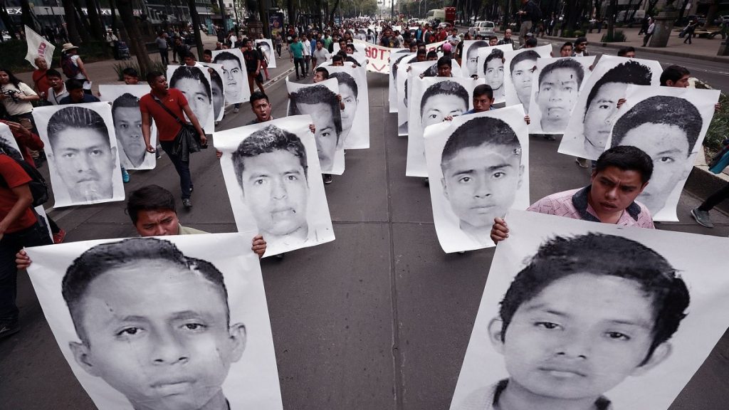 padres-normalistas-desaparecidos-ayotzinapa-43-4T
