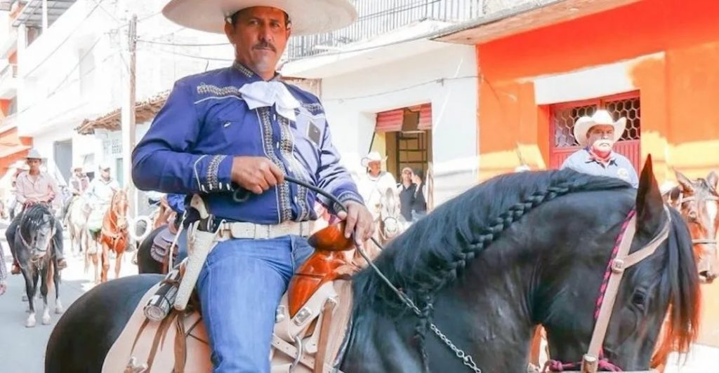Asesinan a Alcalde de Aguililla, Michoacán, César Arturo Valencia.