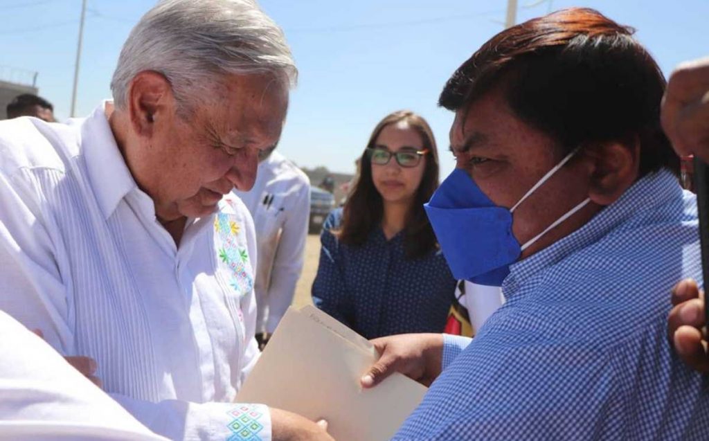 El presidente de México, Andrés Manuel López Obrador, supervisó este sábado en Tlaxcoapan el terreno en el que se construirá el nuevo hospital del Instituto Mexicano del Seguro Social (IMSS).
