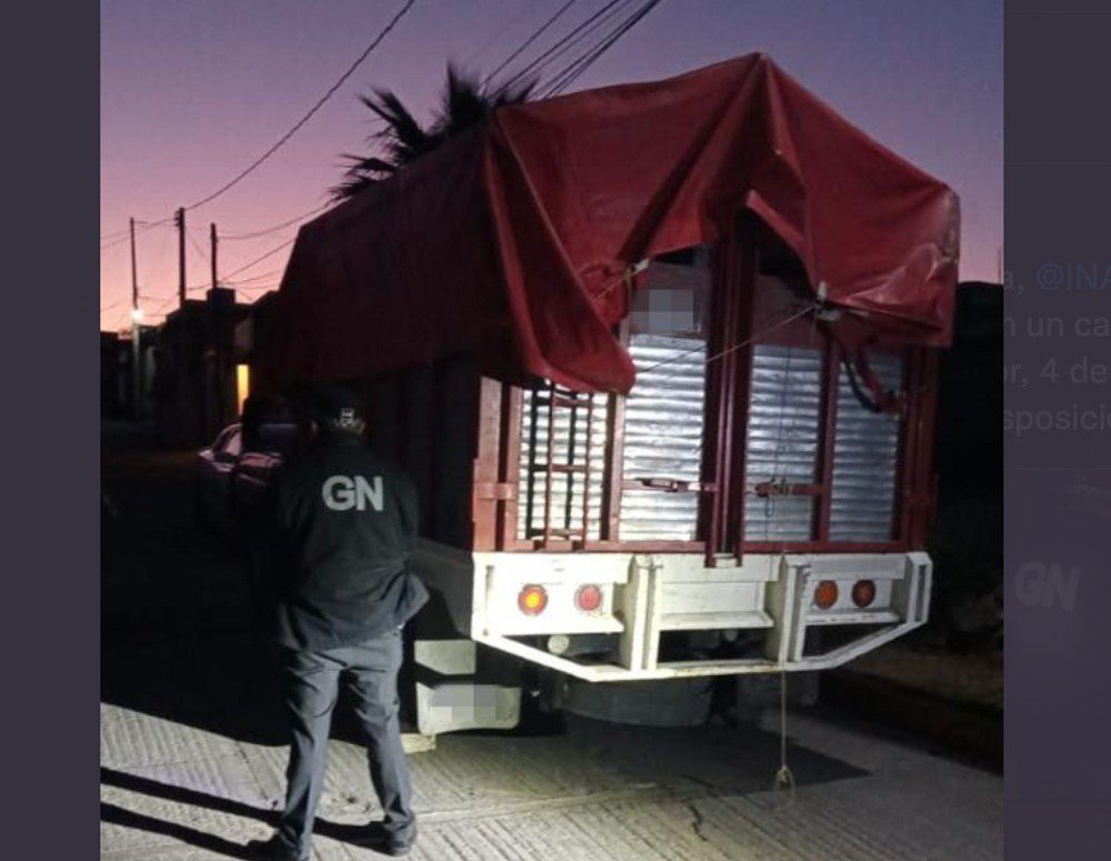 Rescatan a 35 migrantes que viajaban hacinados en Hidalgo