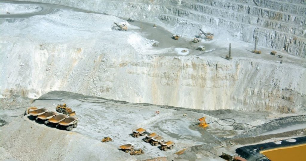La reforma a la ley minera, dijo el presidente, busca proteger el litio para explotación exclusiva del Estado