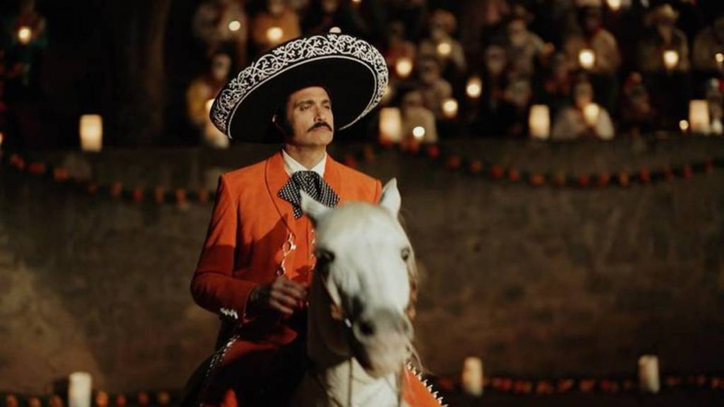 Por fin han aparecido las primeras imágenes de la bioserie de El Rey Vicente Fernández aprobada por la familia Fernández Abarca