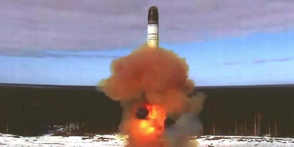 Ensaya Rusia lanzamiento del misil intercontinental Sarmat