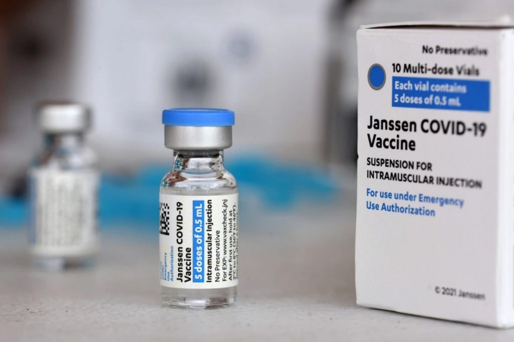 EU limita uso de vacuna contra el Covid-19 de Johnson & Johnson por riesgo de coágulos