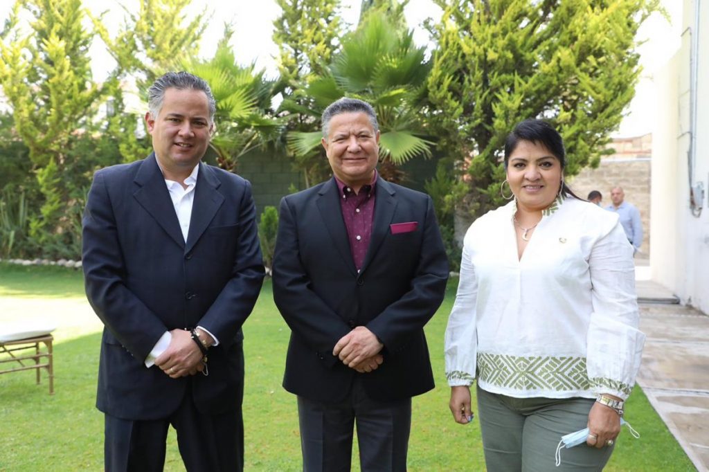 Julio Menchaca recibe apoyo de Santiago Nieto, extitular de la UIF