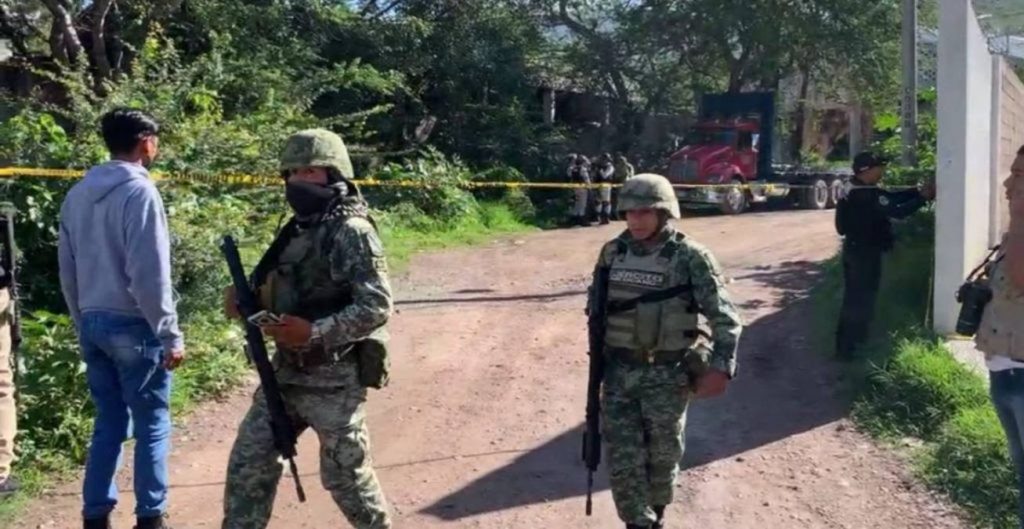 Asesinaron a balazos a cuatro sujetos y una menor de 12 de años de edad que estaban trabajando en una granja de pollos en Chilpancingo.