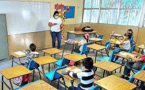 Rechazan padres de familia terminar antes las clases en Hidalgo este 2022