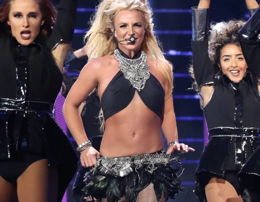 Acusa Britney Spears a ex mánagers de robo de 18 mdd