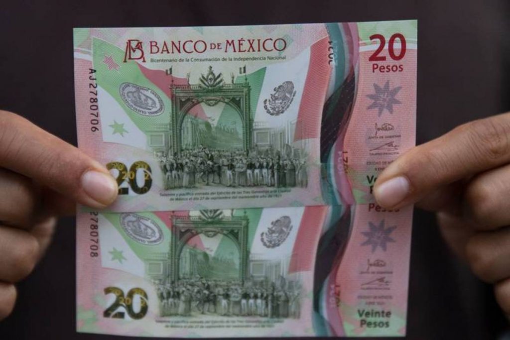 El Banco de México (Banxico) presentó en septiembre del 2021 un nuevo billete de 20 pesos, en el que se conmemoró el bicentenario de la consumación de la Independencia.