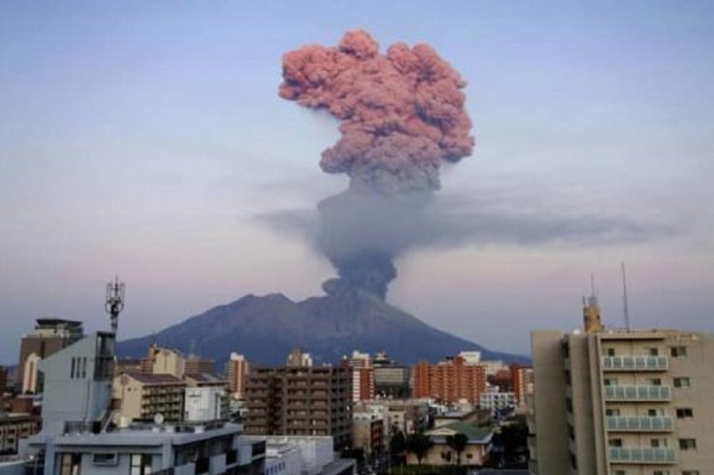 japon-volcan-erupcion-alerta