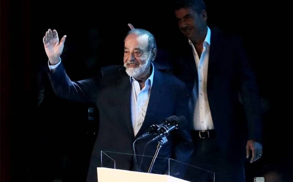 El empresario Carlos Slim generó polémica este viernes luego de que sugiriera implementar nuevos esquemas laborales en México