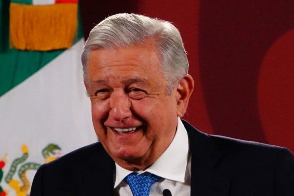 Ironiza López Obrador sobre su marcha: "habrá muchos acarreados porque están contentos"