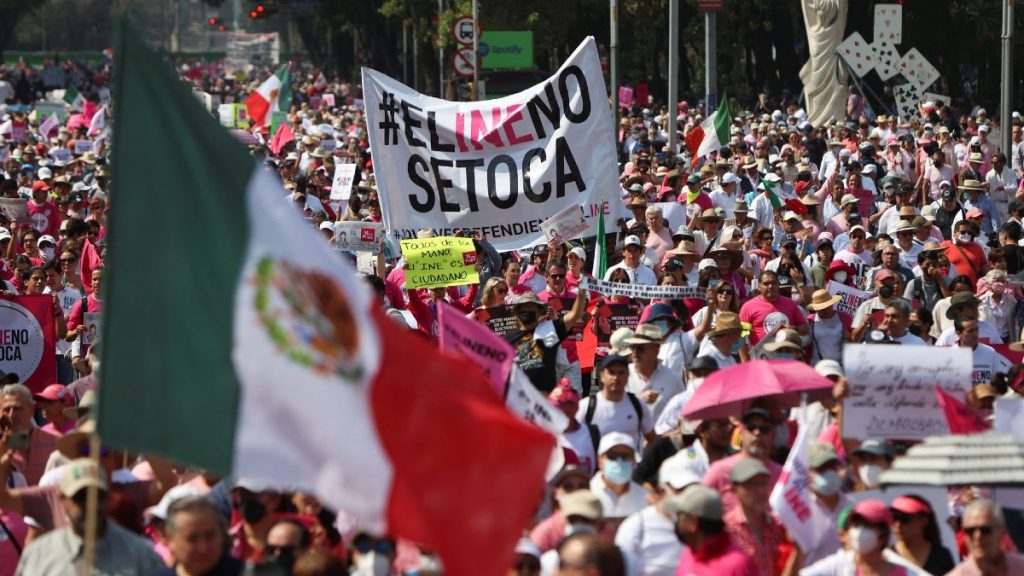 Plan B de reforma electoral sería limitado, reconoce López Obrador