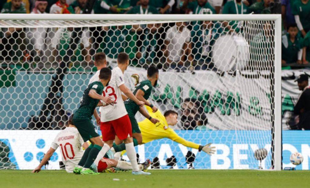 Polonia se impuso 2-0 frente a Arabia Saudita este sábado en el Estadio Education City, duelo valido por el Grupo C del Mundial de Qatar 2022
