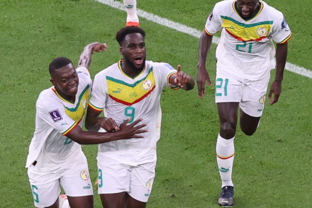 Senegal deja eliminado a Qatar tras derrotarlo 3-1