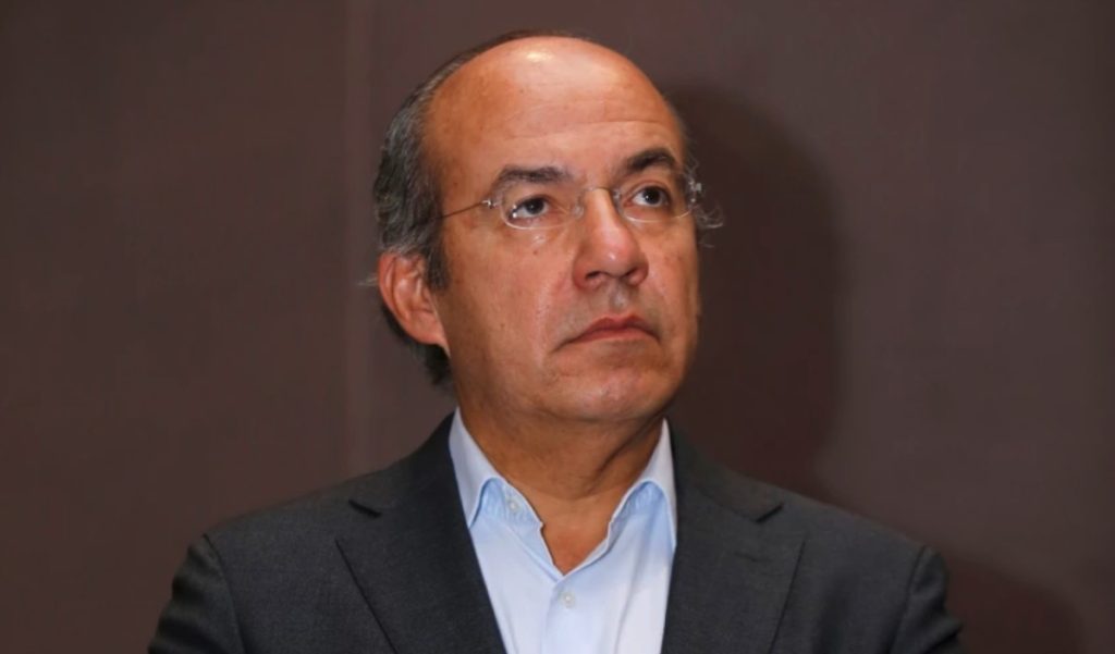España otorgó a Felipe Calderón un permiso de residencia