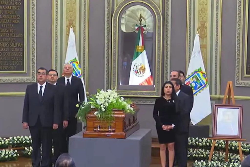 Muerte de Miguel Barbosa: rinden en Congreso de Puebla homenaje póstumo