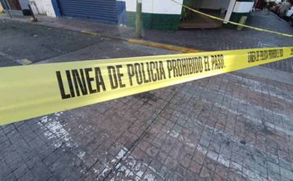 muertes de un policía municipal y un presunto agresor en Tlajomulco.