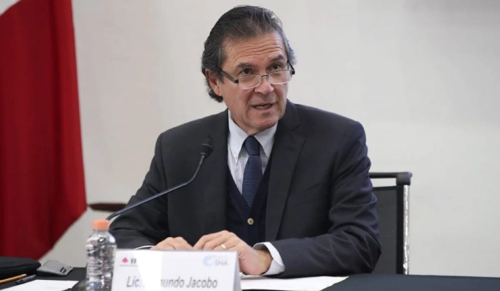 Edmundo Jacobo pedirá su restitución como secretario ejecutivo del INE