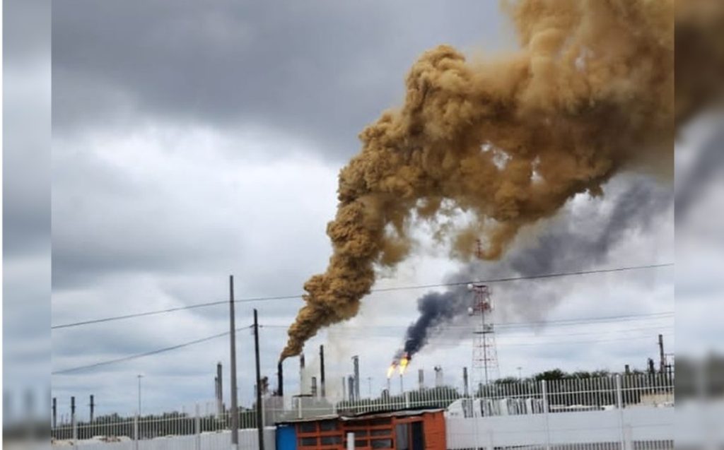 Quiere Nuevo León clausurar refinería de Cadereyta por ser fuente de contaminación