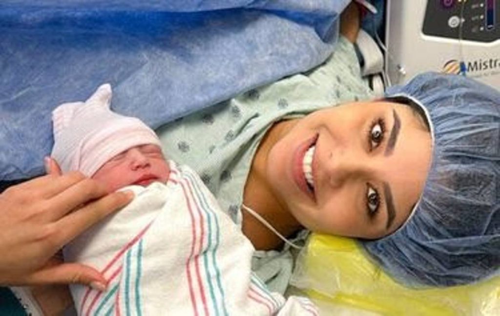 Geraldine Ponce, presumió una imagen en sus redes sociales, en la cual se puede ver que recientemente dio a luz a su bebé.