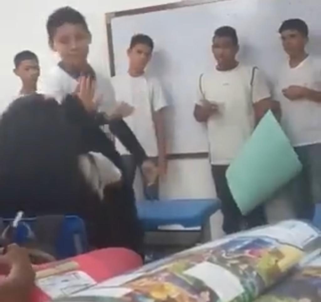 Un estudiante de Brasil protagonizó un reprochable acto de agresión al apuñalar con un lápiz a una compañera de clase.
