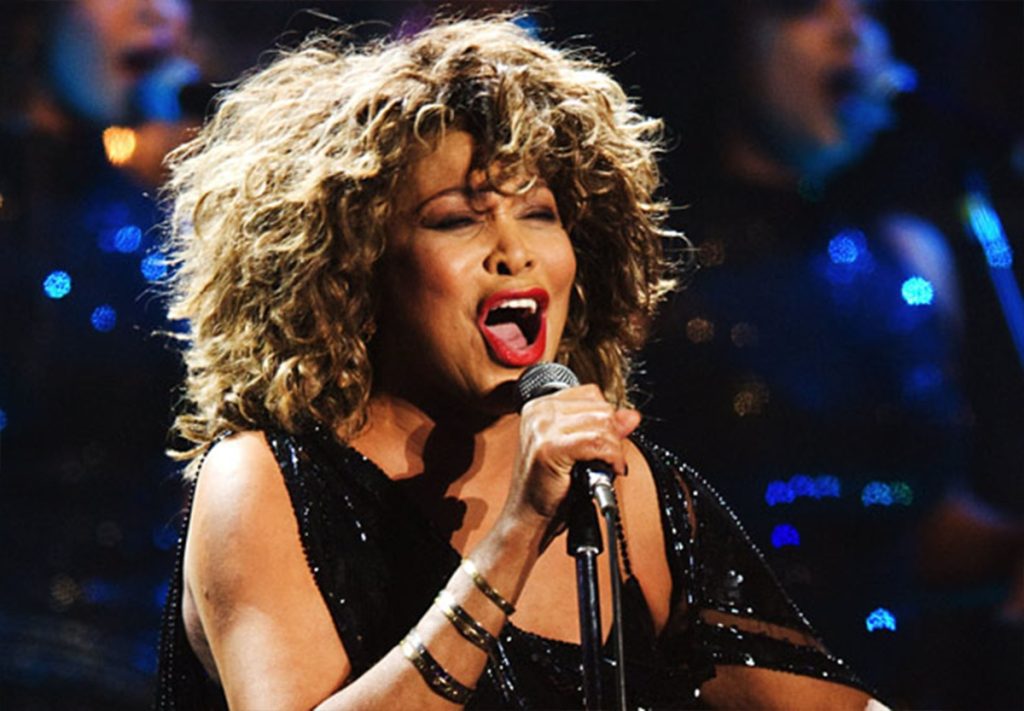Tina Turner, leyenda del rock, fallece a los 83 años (Videos)