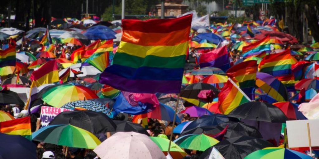 Martí Batres Guadarrama informó que la Marcha del Orgullo LGBT+ reunió a 250 mil personas.