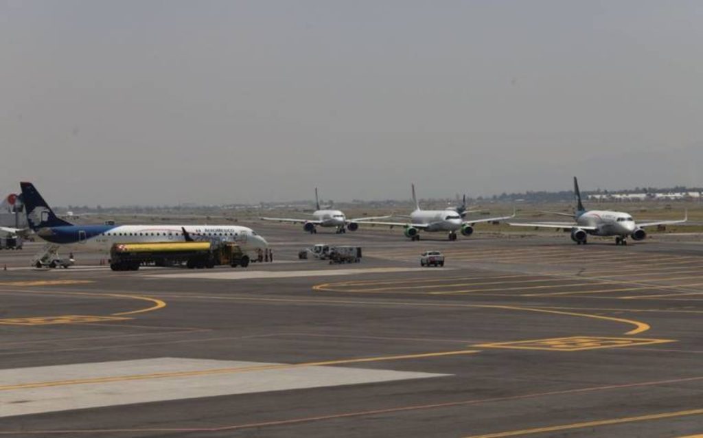 Los trabajos de rehabilitación de pistas en el Aeropuerto Internacional de la Ciudad de México (AICM) durante el año pasado tuvieron desvíos o irregularidades.