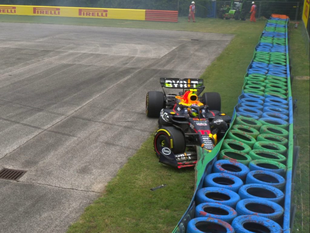 Checo Pérez choca en práctica del Gran Premio de Hungría (VIDEO)