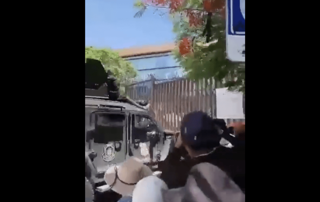 Toman pobladores Palacio de Gobierno de Guerrero en Chilpancingo (VIDEO)