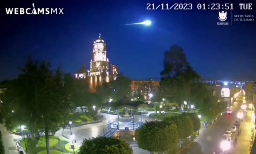 Meteorito fue visto en el cielo de la zona centro de México (VIDEOS)