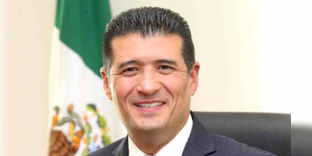 Nombran a Adrián Alcalá como nuevo presidente del INAI