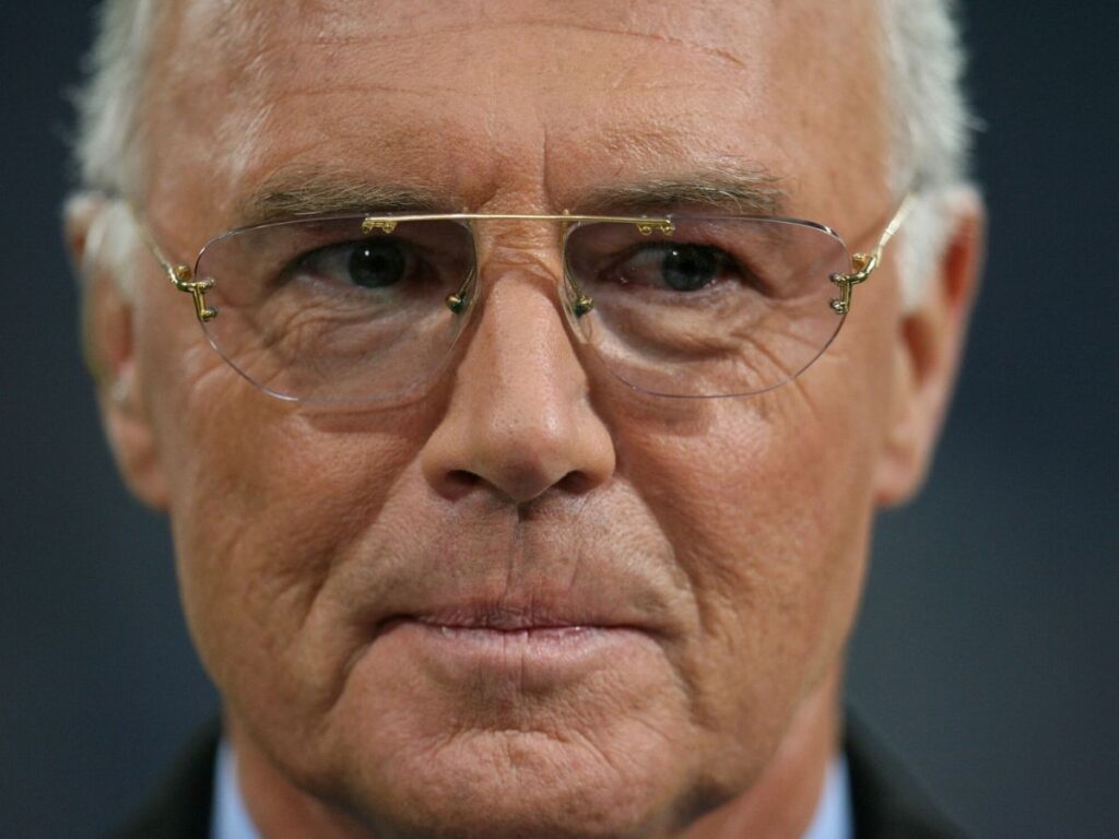 Muere Franz Beckenbauer, figura emblemática del fútbol alemán
