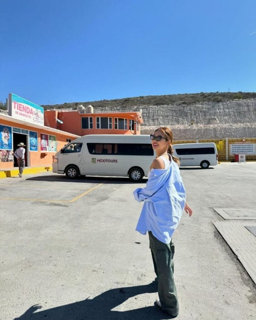 Kim Mihyun, conocida como Mimi y miembro del rgrupo Oh My Girl, sorprendió al compartir recientemente imágenes de su visita a Hidalgo.